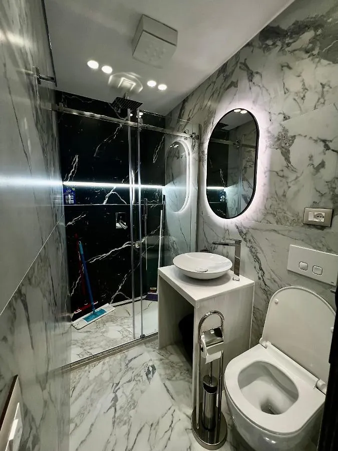 Deluxe Apartment Bllok Tirana