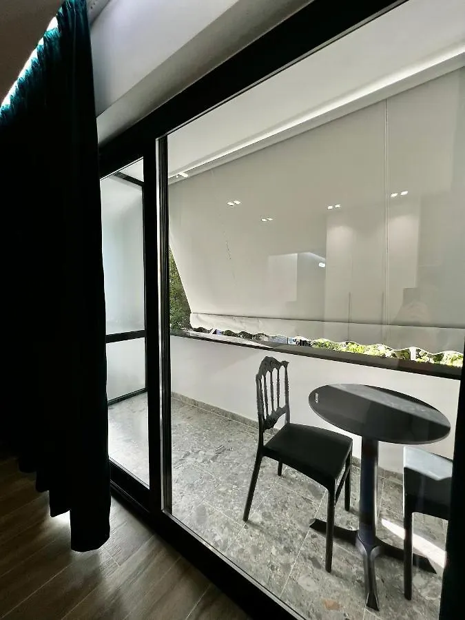 Deluxe Apartment Bllok Tirana