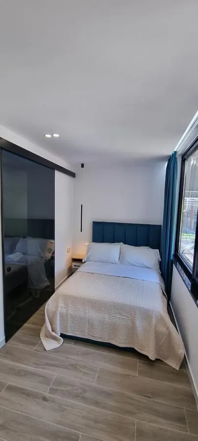 Deluxe Apartment Bllok Tirana