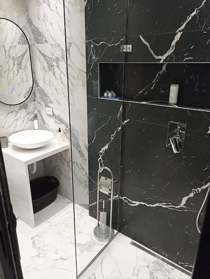Deluxe Apartment Bllok Tirana