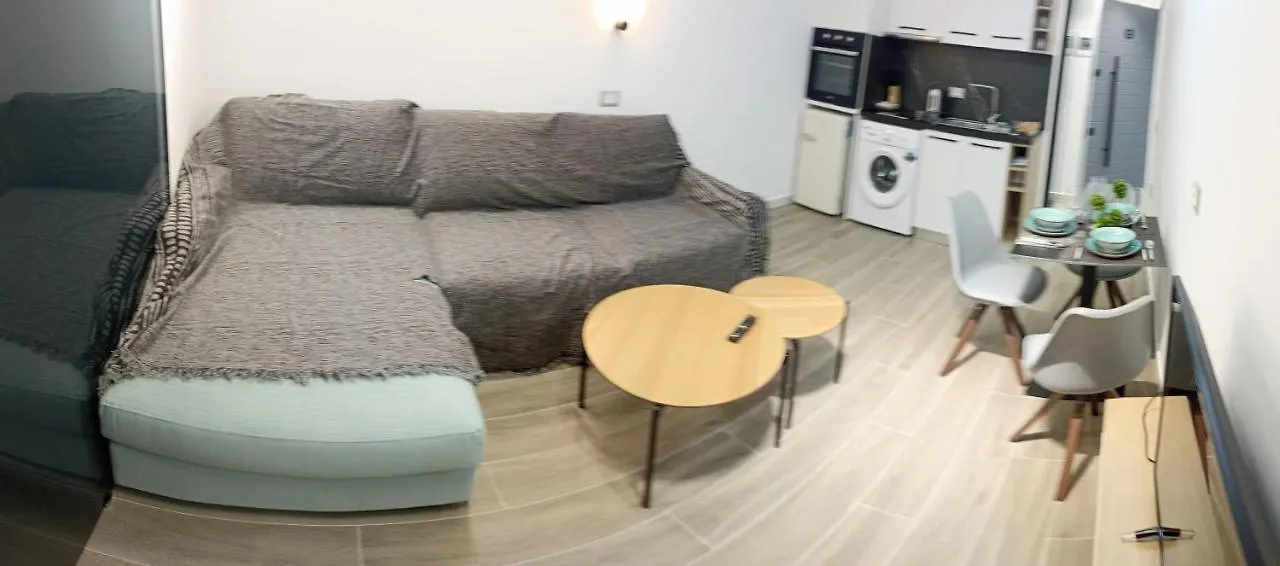 Deluxe Apartment Bllok Tirana 0*,