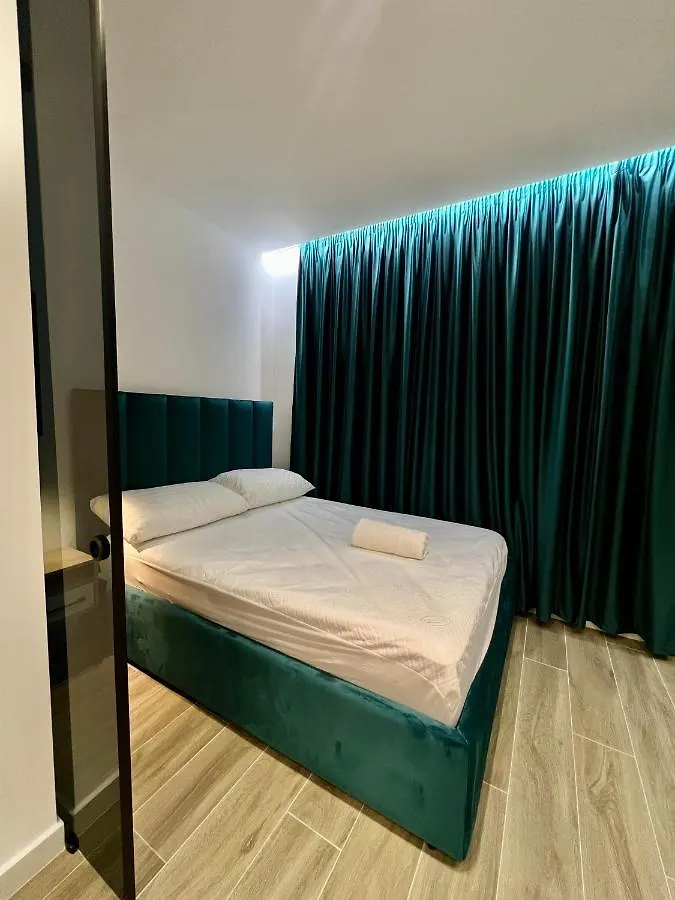 Deluxe Apartment Bllok Tirana