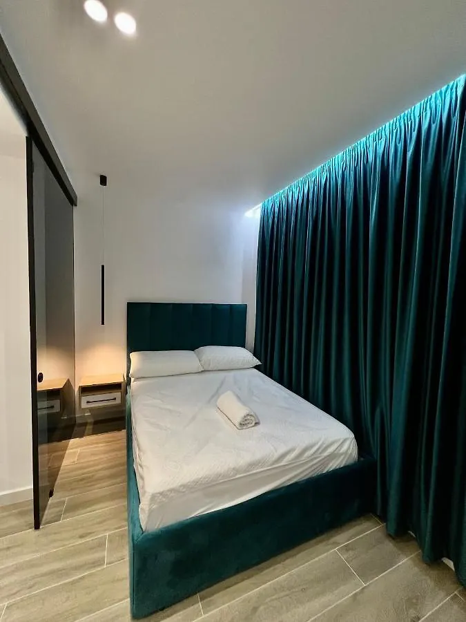 Deluxe Apartment Bllok Tirana